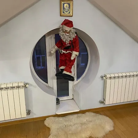 Cozy Center Apartment